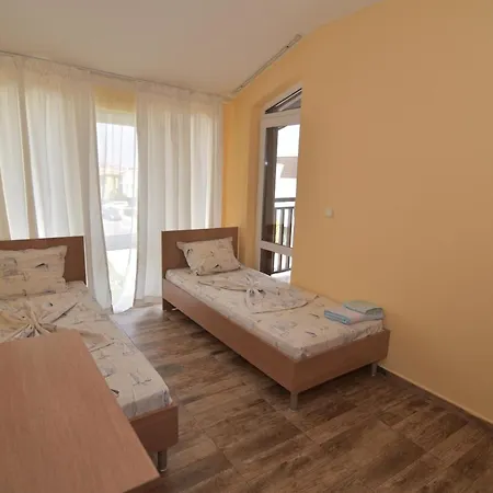 Lejlighedshotel Raya 3*