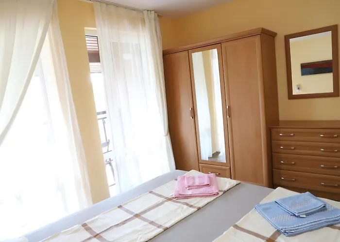 Raya Апарт-отель 3*