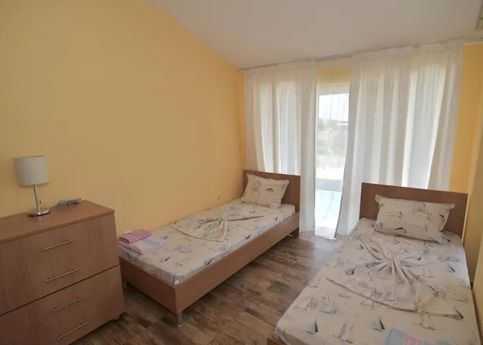 Апарт-отель Raya 3*