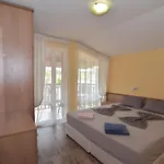 拉亚别墅酒店 公寓式酒店 3*