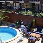 公寓式酒店 拉亚别墅酒店 3*