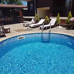 拉亚别墅酒店 公寓式酒店 索佐波尔