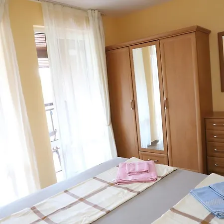 Raya Aparthotel 3*