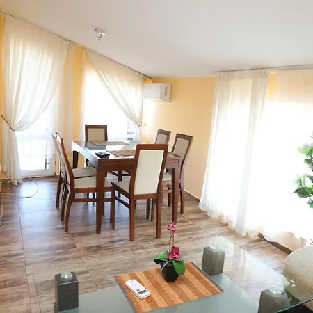 Aparthotel Raya 3*